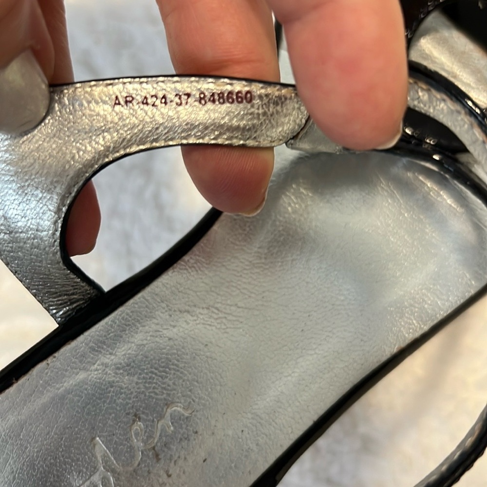 Boden Black Patent Circle-Strap Sandals - Picture 7 of 9